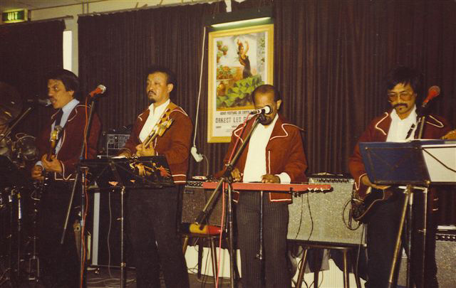 John Grav,David Nahuru,Ferry Latuheru,Hendrik Maspatella.